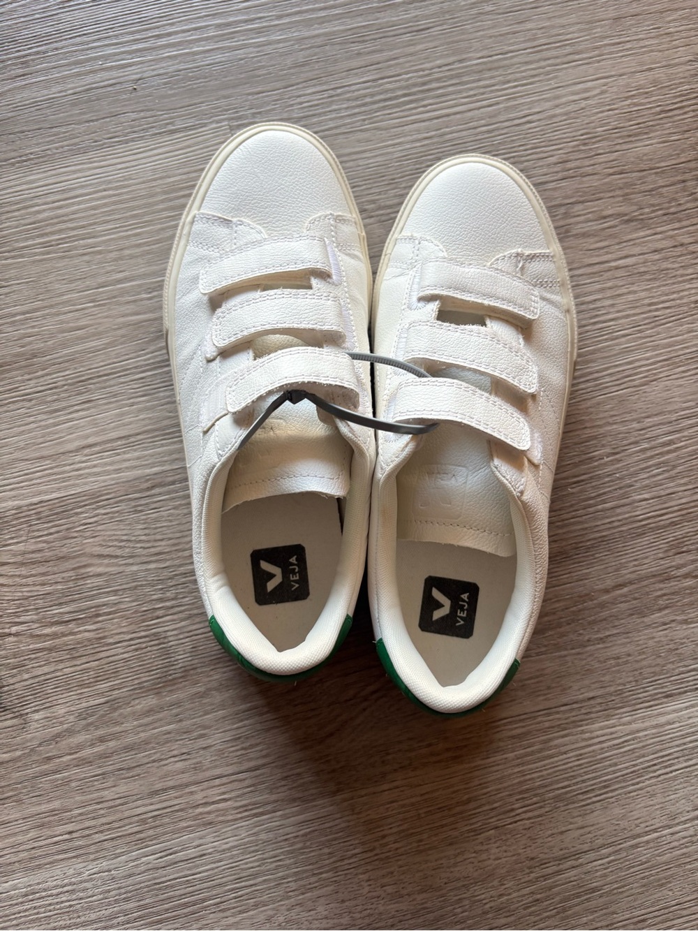 VEJA RECIFE SNEAKER IN EXTRA WHITE & EMERAUDE - Picture 9 of 10